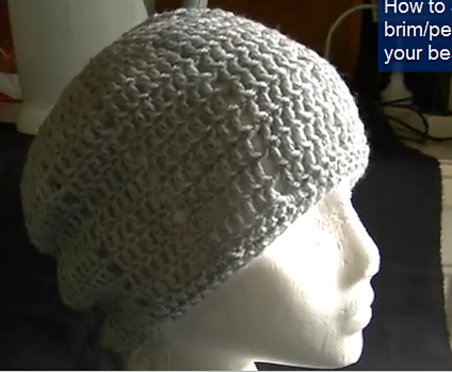 EYELET BEANIE