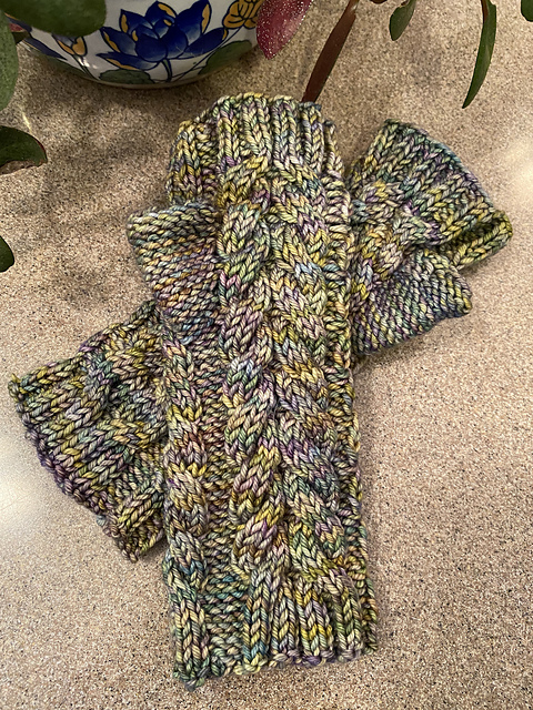 Cable Fingerless Gloves