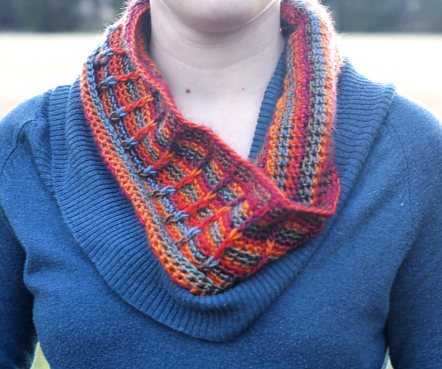 Perpetual Posts Cowl