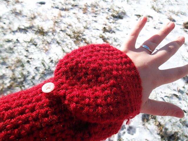 Warm Fingers Button-Back Mittens