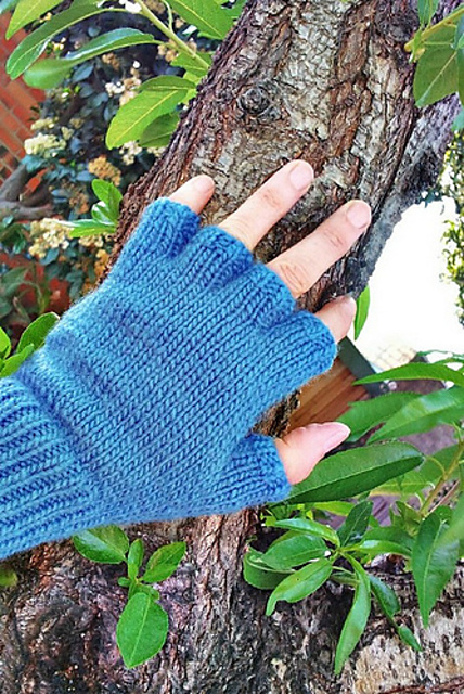Zhivago Stocking Stitch Fingerless Gloves