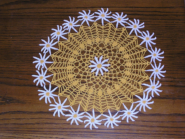 Daisy Doily #6402