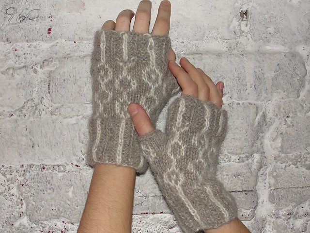 circle circle dot dot fingerless gloves