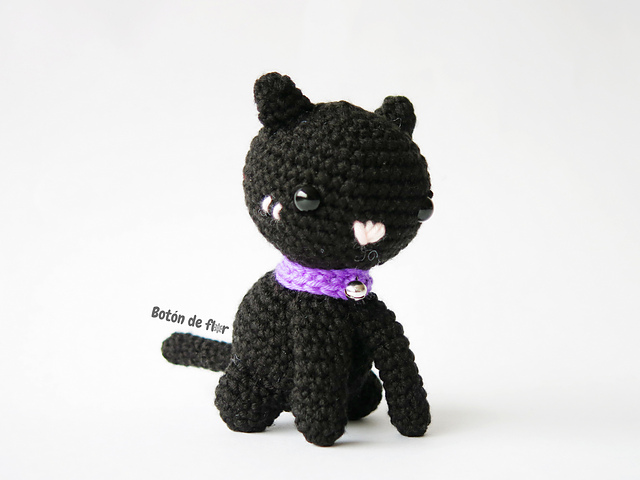Amigurumi cat