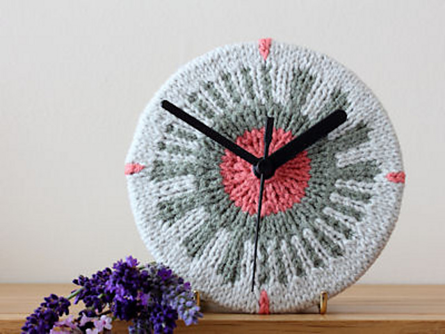 Deco CD Clock