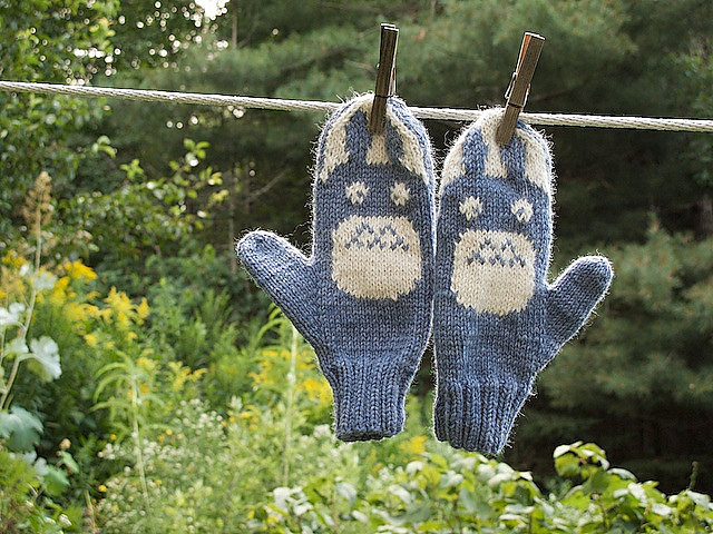 Blue Totoro Mittens