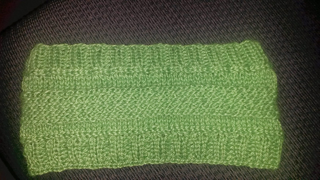Complimentary Treads Cowl