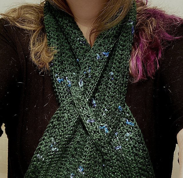 Textured Keyhole Scarf