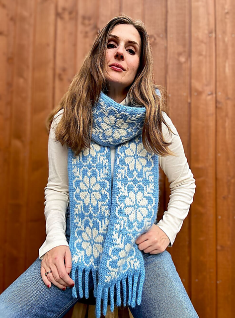 Ravelry: Camellia Scarf pattern by Andrea Aho