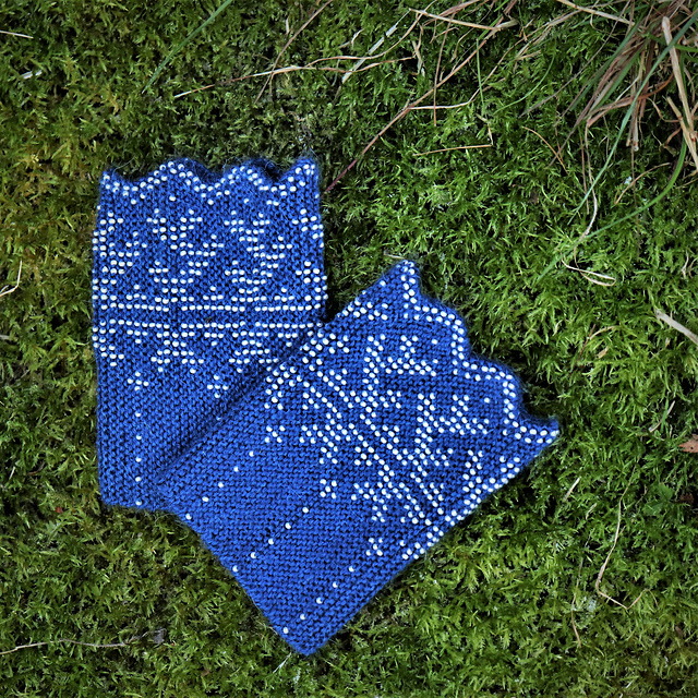 Ravelry: Antlers and houses - gevir og hus pattern by Sophie Victoria
