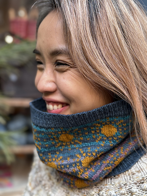 Good Day Sunshine Cowl