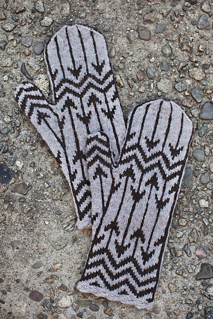 Arrowhead Mittens