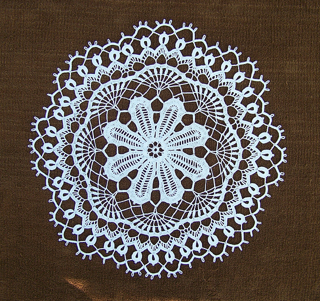 Dahlia Doily