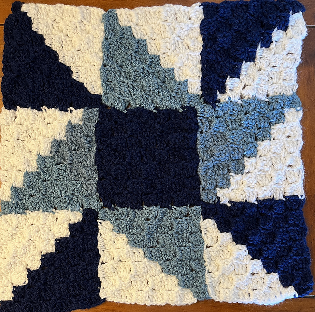 Crochet C2C – Eccentric Star Quilt Block