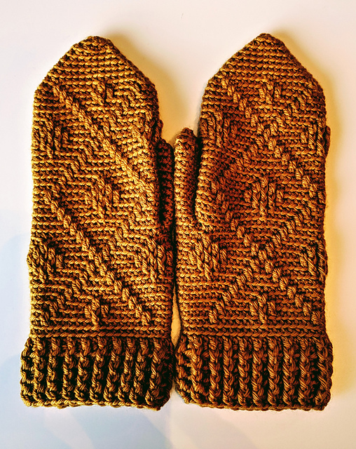 Spiraling mittens