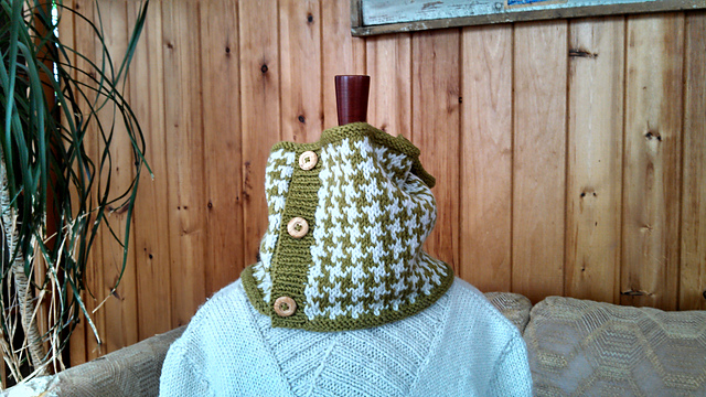 Spring Houdstooth Cowl
