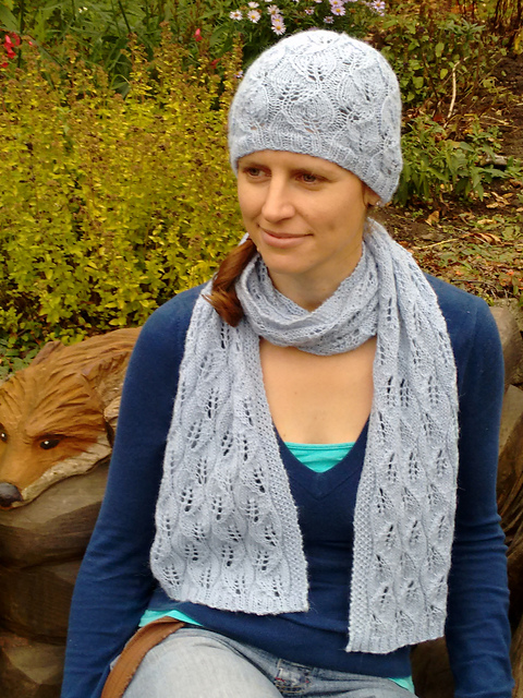 Falling leaves hat and scarf