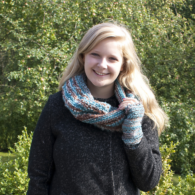 Maja Cowl and pulse warmers