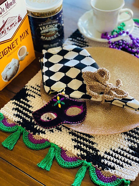 NOLA table set