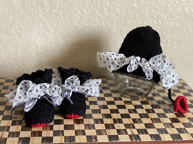Her first knitted Loubootie