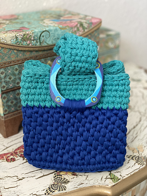Tote bag witha repurposed bracelet