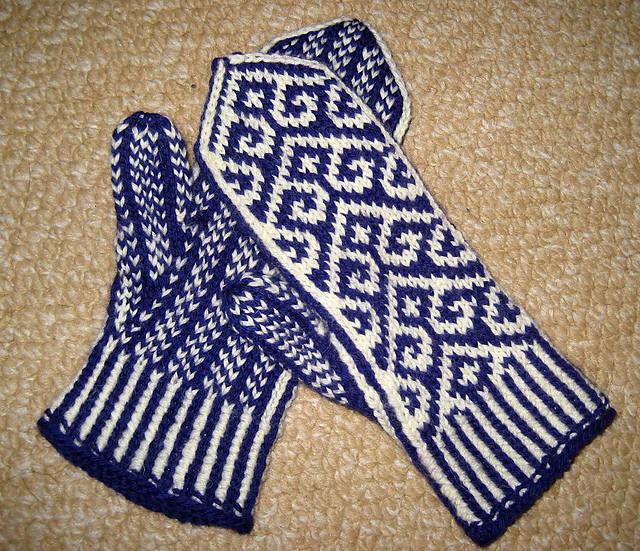 Turkish Pattern Mittens