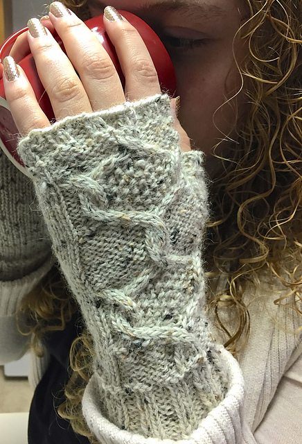 Twisting Cables Mitts