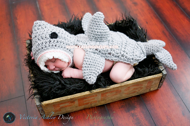 Jawesome Shark Cuddle Critter Cape Set