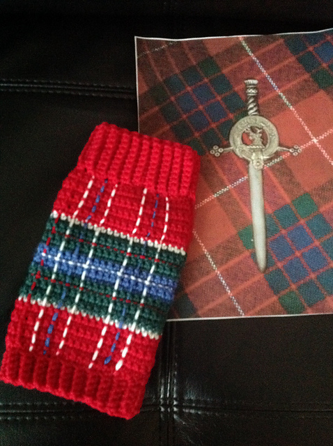 Outlander Tartan Fingerless Mitts- Crochet Version