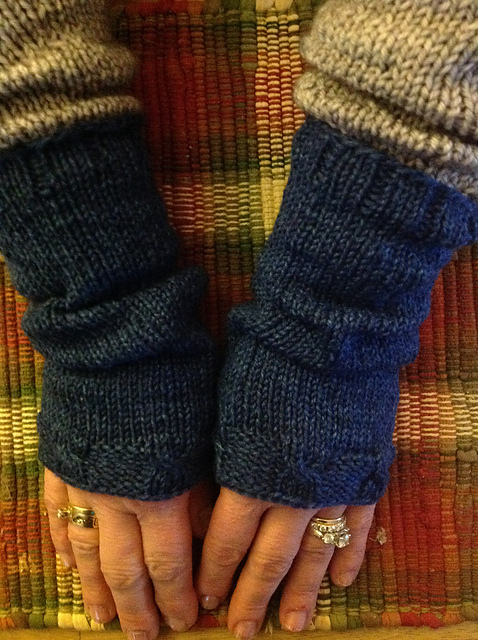 Claire's Rent Fingerless Mitts