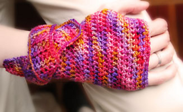 Fingerless Gloves with Tie