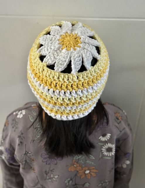 Chrysanthemum beanie