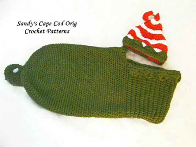 448 Baby Elf Sleeping in Daddy's Elf Shoe