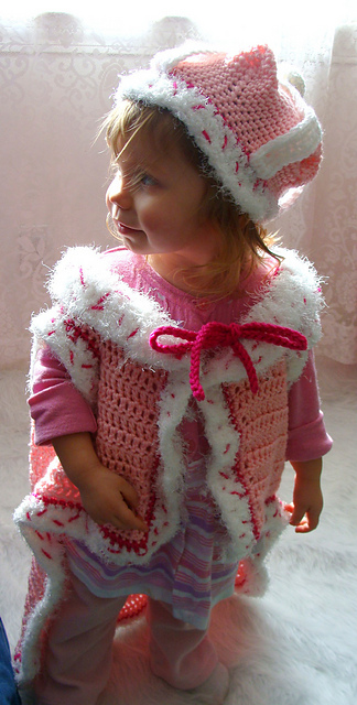 539 Play Dress Up Princess Hat and Robe toddlers