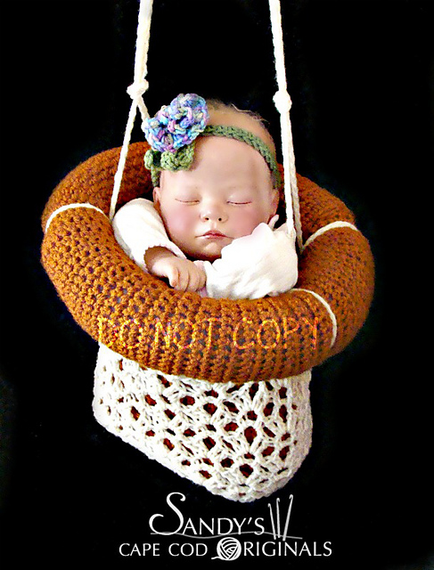 576 Hanging Planter Photo Prop