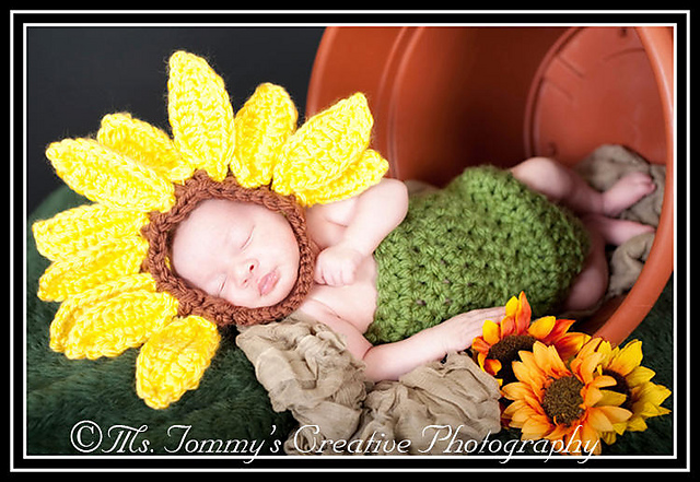 608 Chunky Sunflower Hat and Body Suit