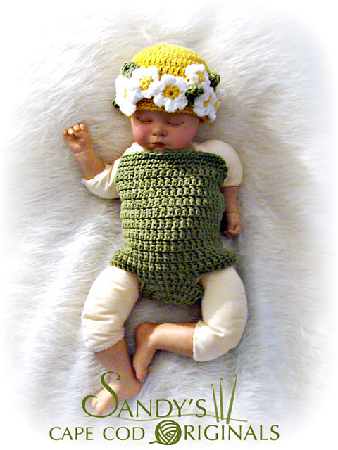 612 Daisey Beanie and Body Suit Photo Prop Set