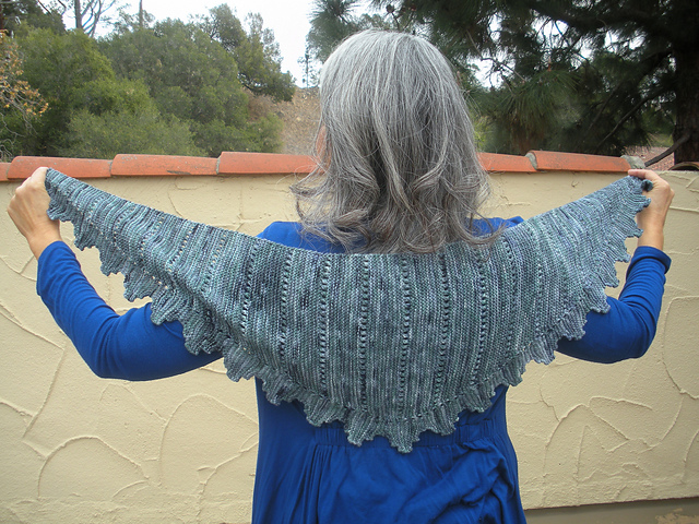 Capture the Castle Shawlette
