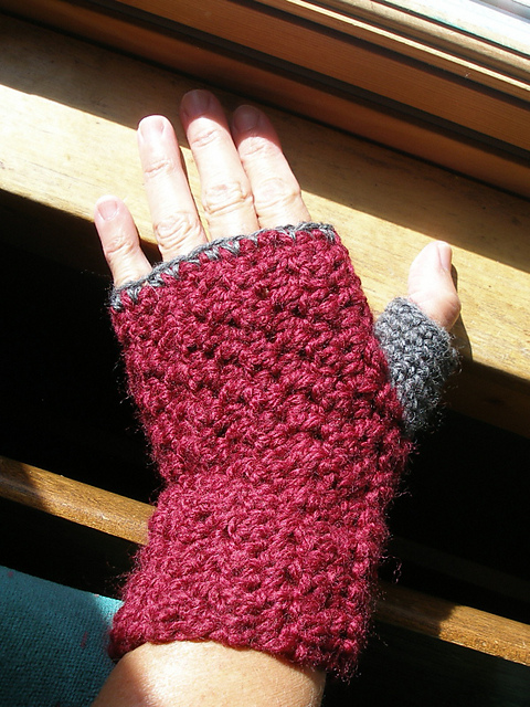 No Finger Mitts for Crochet Fashionistas
