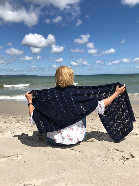Ravelry: Binzer Brise pattern by Caren Munzel