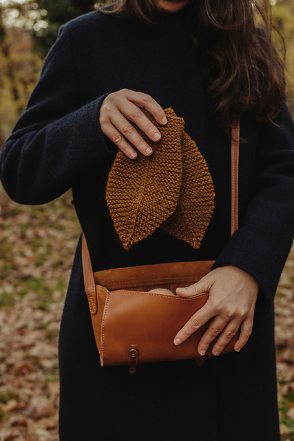 Leaves mittens