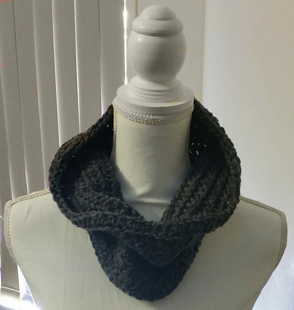 Simple Ribbed Cowl