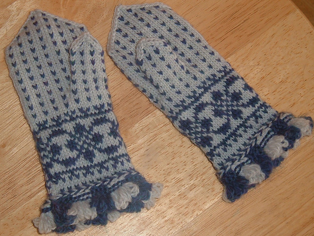 Fringed Latvian Mittens