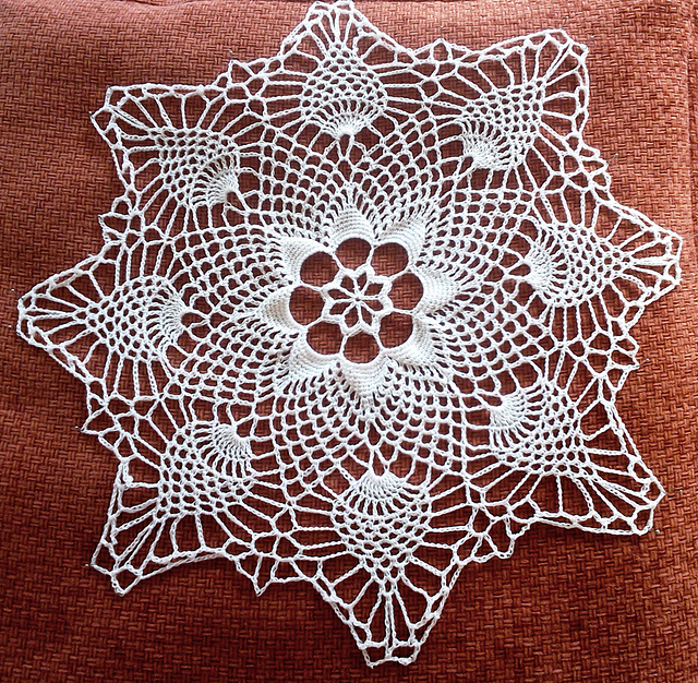 Pineapple Points Doily #PD-424