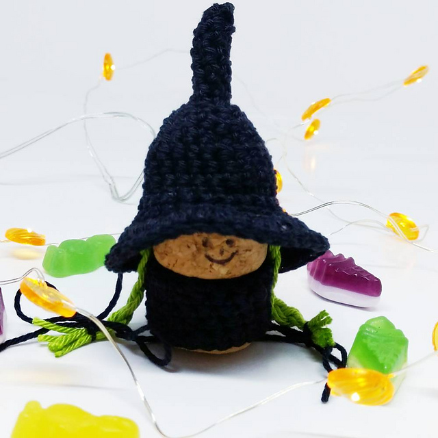 Halloween Gnome (witch)