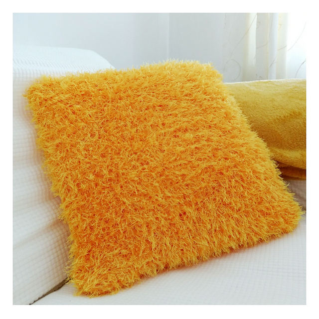 Easy Shaggy Cushion