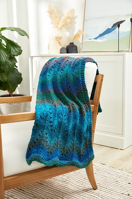 Lace Chevron Columns Throw
