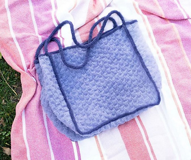 Ravelry Check Stitch Bag pattern by Lion Brand Yarn