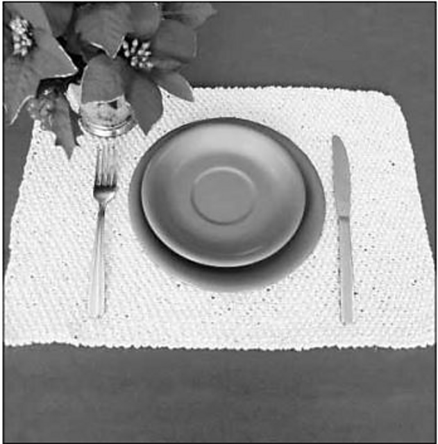 Ravelry Sparkle placemat to Knit pattern by Bernat Design Studio