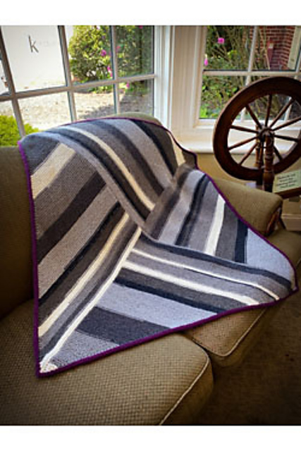 4 Triangles Blanket B178